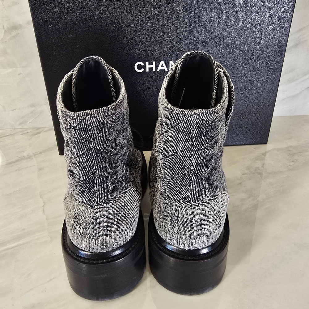 🔥RARE🔥 Chanel CC Velvet Boots - Picture 6 of 13